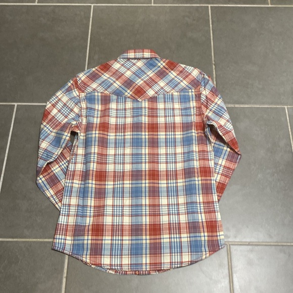 NWT Wrangler Retro Modern Fit Pearl snap long sleeve shirt. Size small - Picture 6 of 6